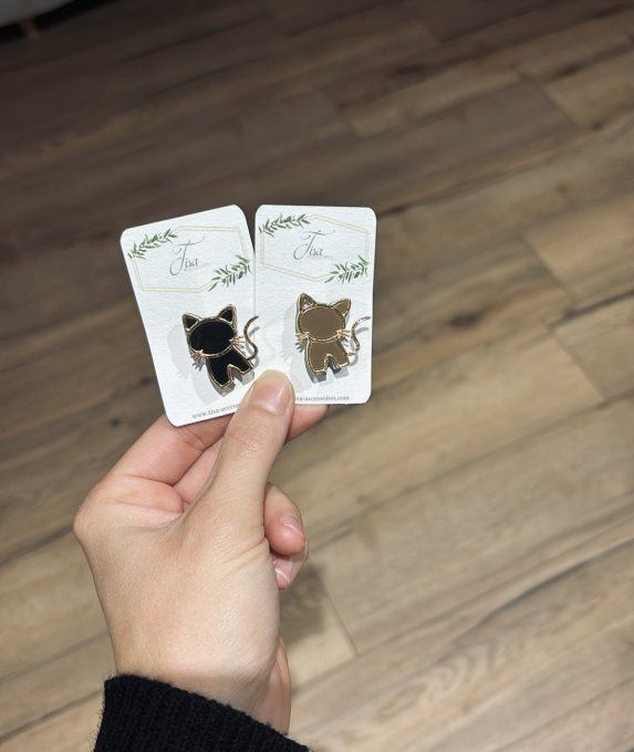 BROCHE CHAT